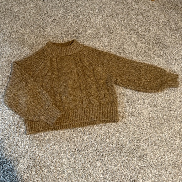 Universal Thread - Chunky Cropped Sweater - Picture 1 of 4